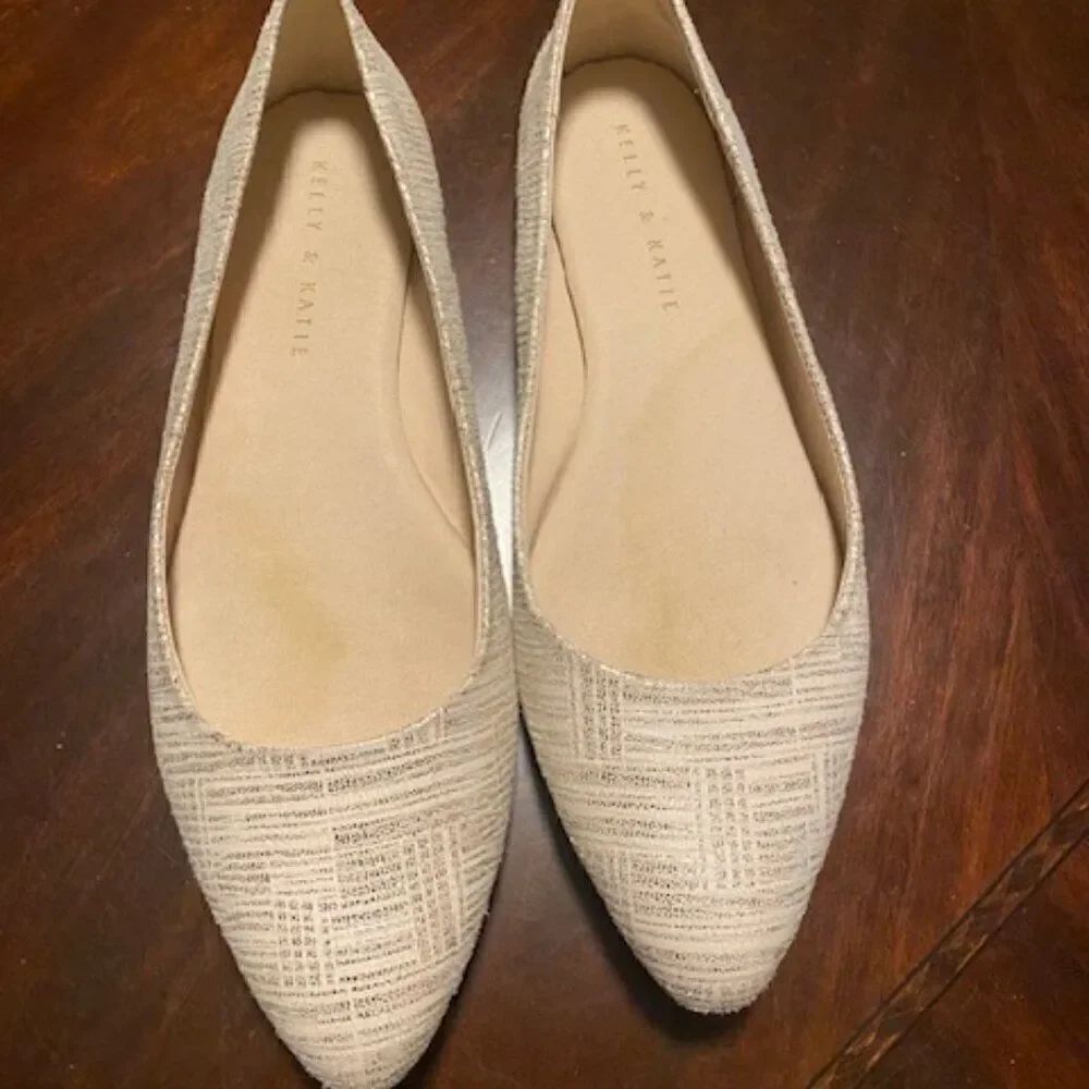 Kelly & Katie Pirassa Ballet Flat, size 8 1/2